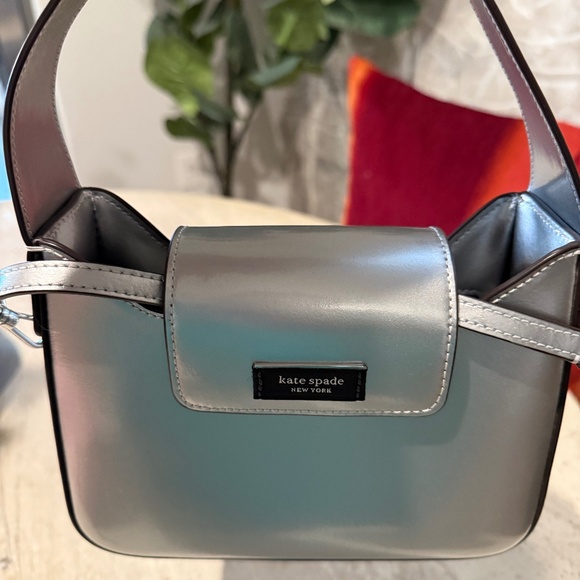 Sam Small Icon Patent Leather Silver Crossbody - Picture 1 of 4